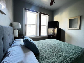 Spacious Pristine Rm 9 Min to Convention Center